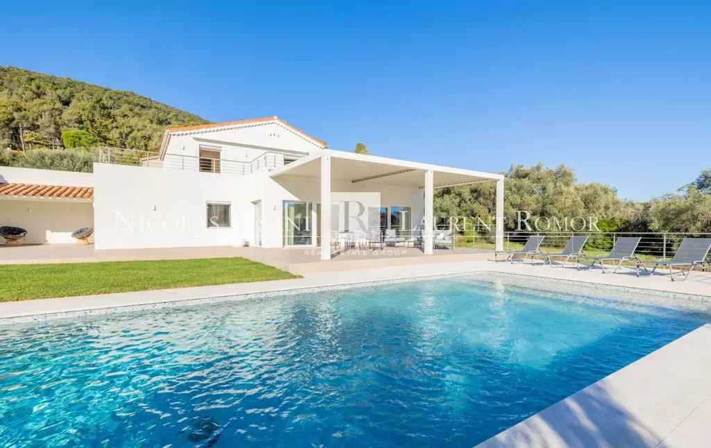 Bassein - Renovated Villa with Pool in Villefranche-sur-Mer
