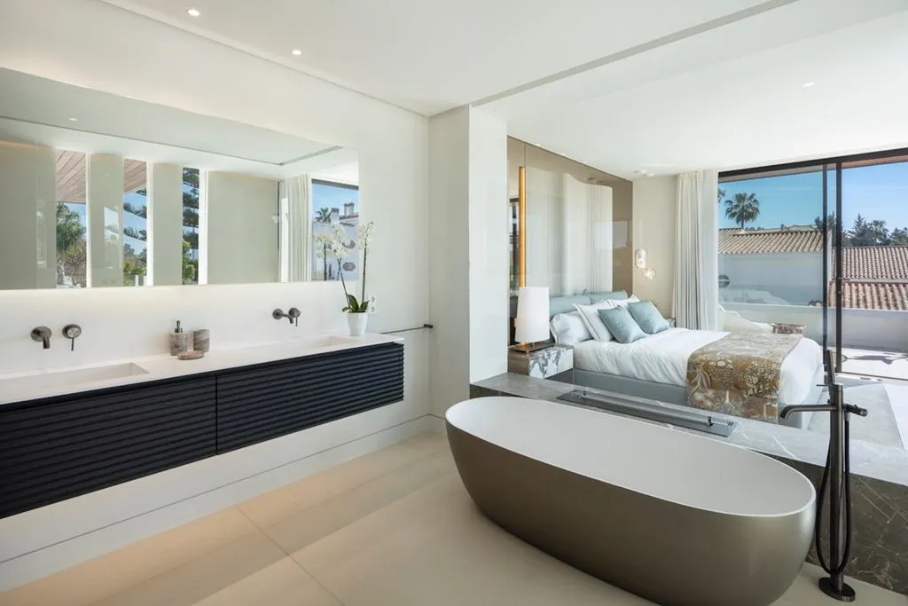Vannitoad - Luxury Villa with Pool in Marbella