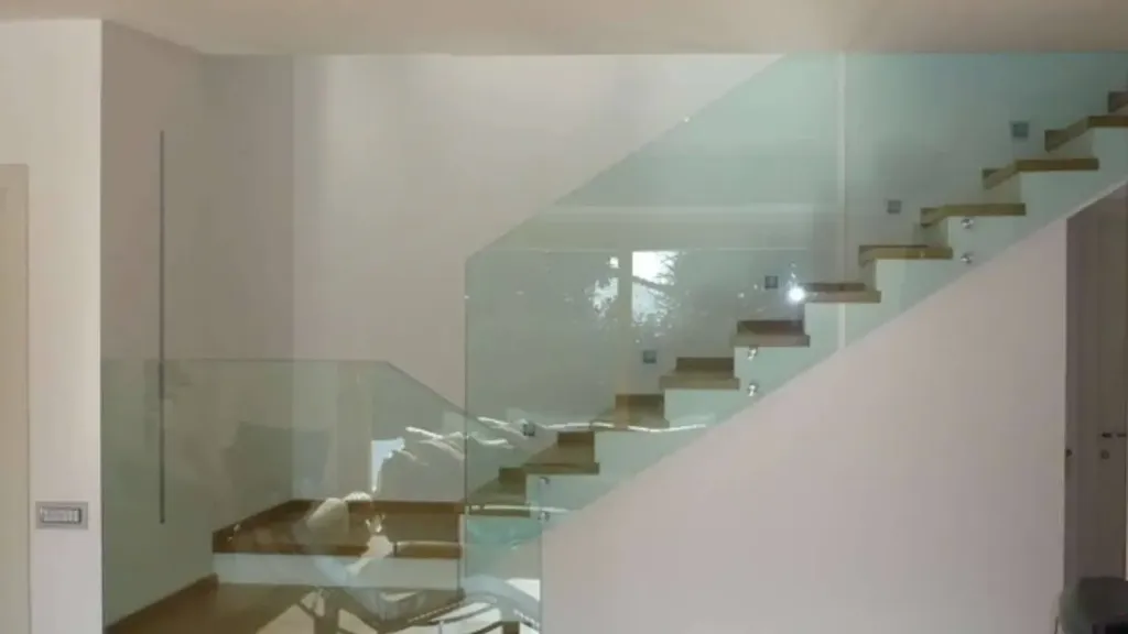 Rooms - Modern Villa with Mountain View in Cantù