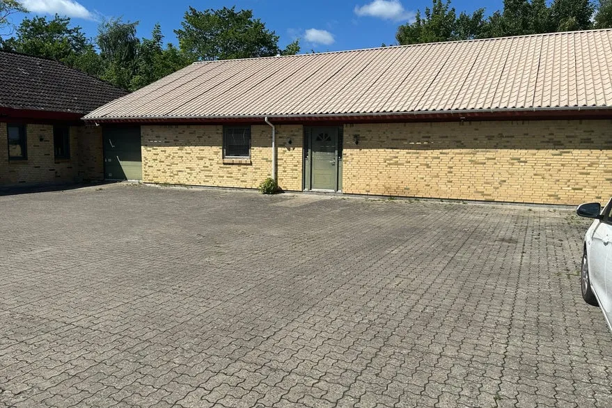 Extérieur - Commercial Property with Large Yard in Holbæk