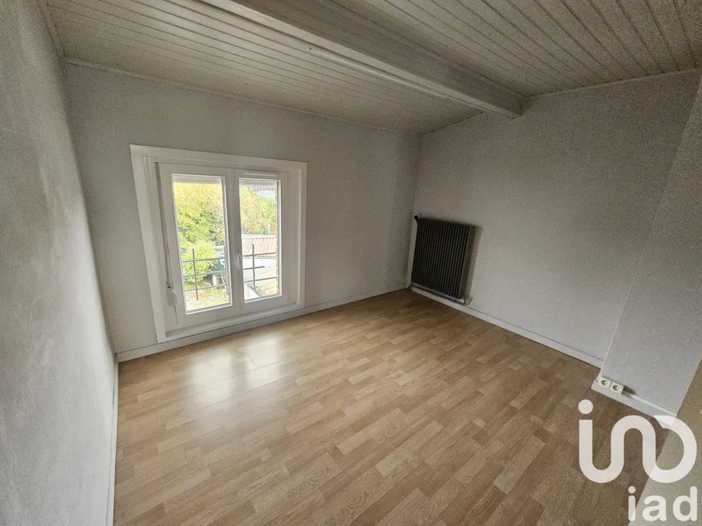 Pièces - Maison des Années 50 avec Garage à Maing