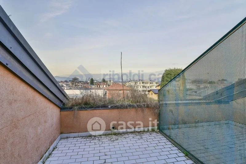 Terrass - Four-Room Apartment with Balconies in Mariano Comense