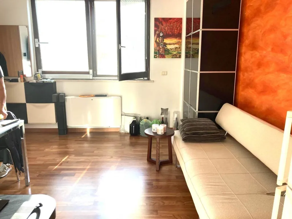 Living Room - Ground Floor Apartment with Private Entrance, Ancona