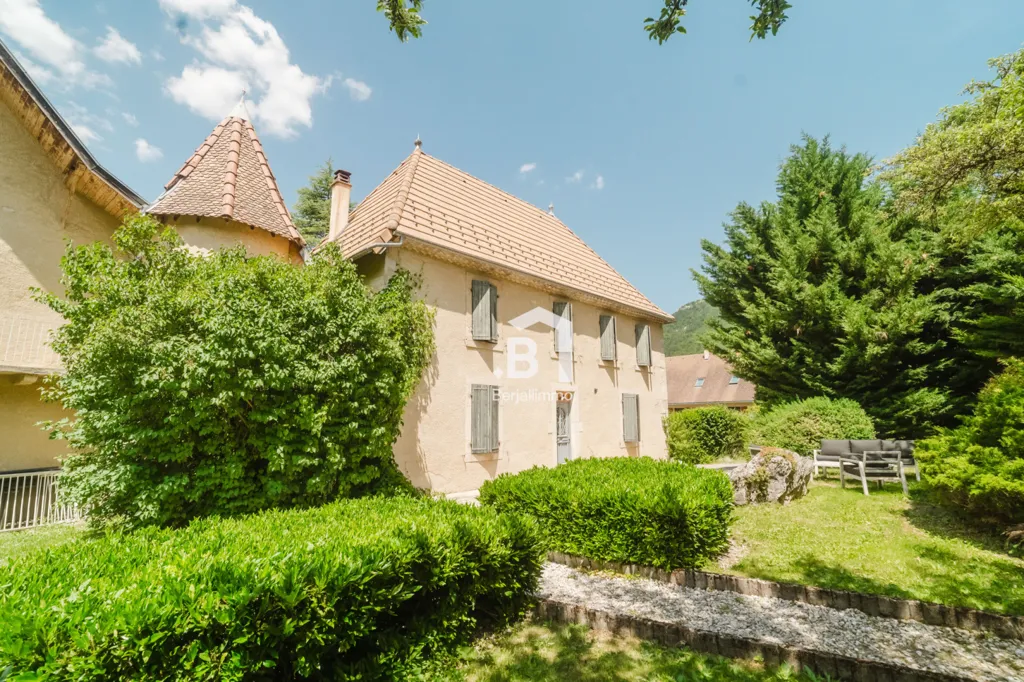 Esterno - Historic Château with Panoramic Views in Trièves