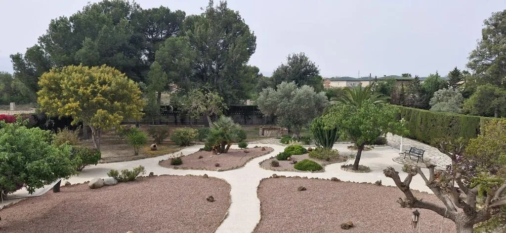 Jardin - Luxury Villa with Garden in Mutxamel