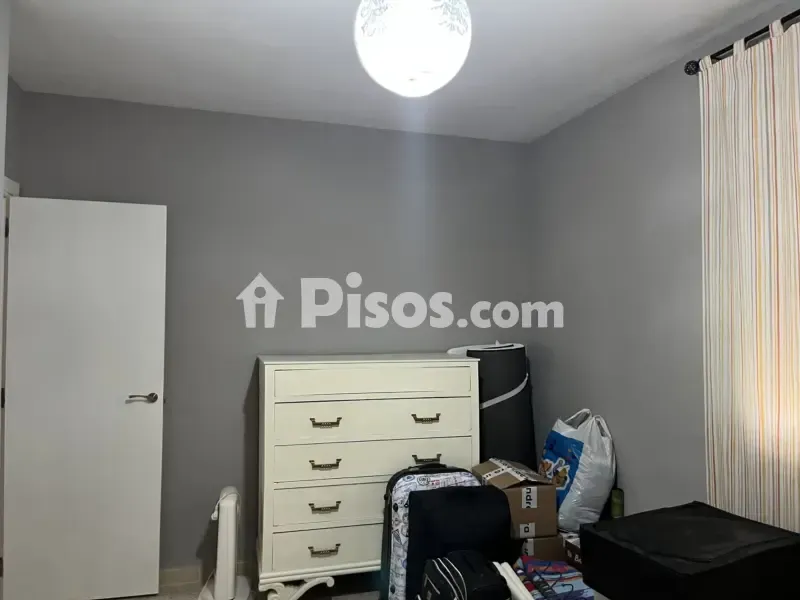 Chambres - Bright Apartment with Balcony in Central Location