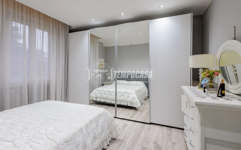 Magamistoad - Renovated Triplex with Cellar in Parma