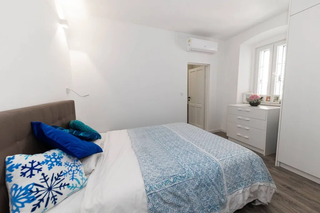Chambres - Three-Storey Villa with Sea View in Bribir