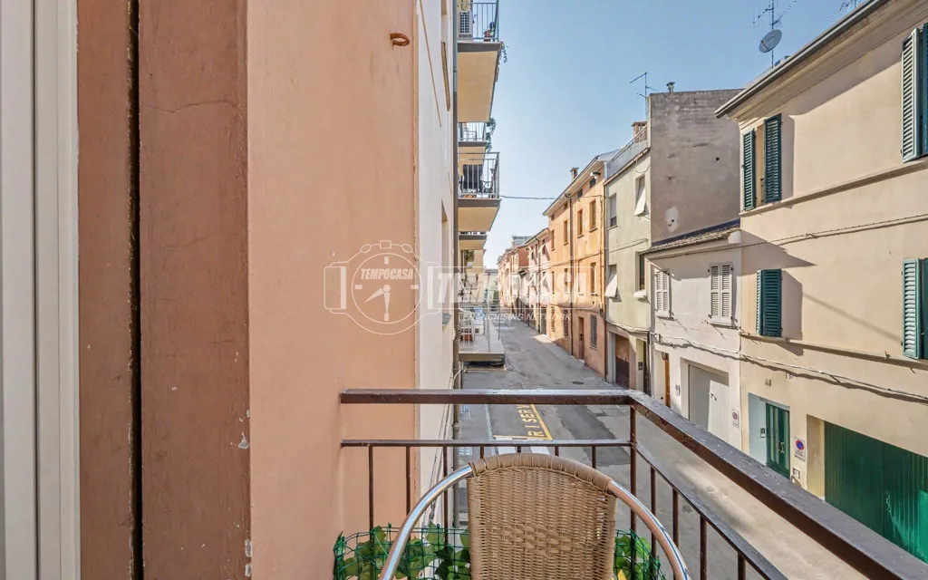Balcon - Central Trilocale with Balcony in Faenza