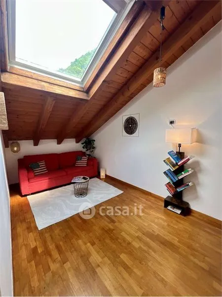 Toad - Duplex with Lake View in Laveno-Mombello