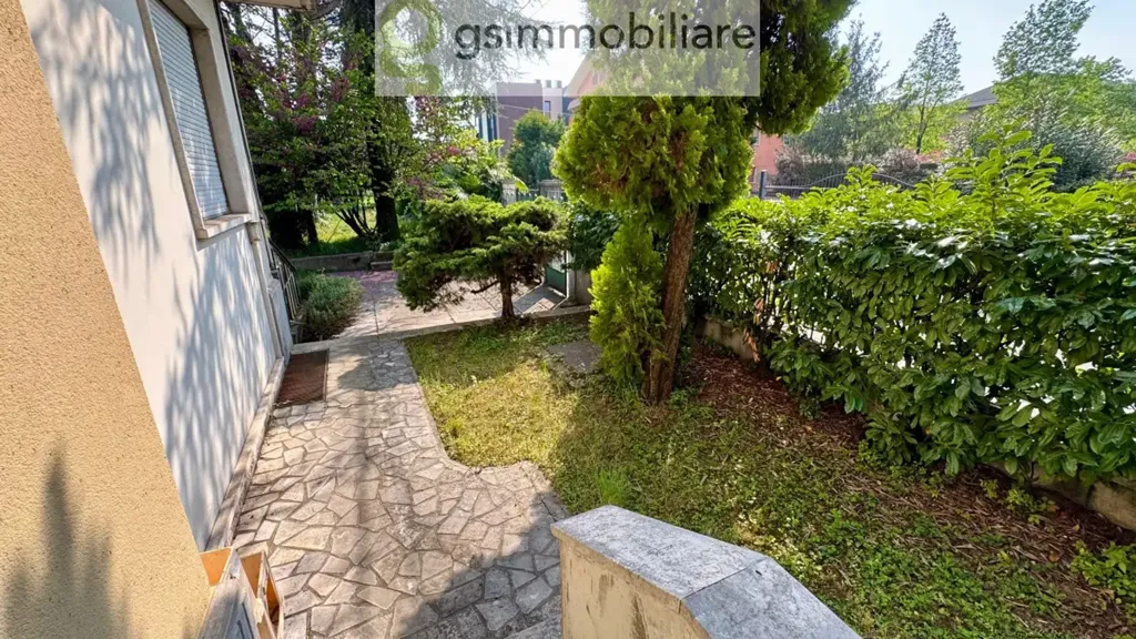 Spacious Apartment with Garden View in Brescia