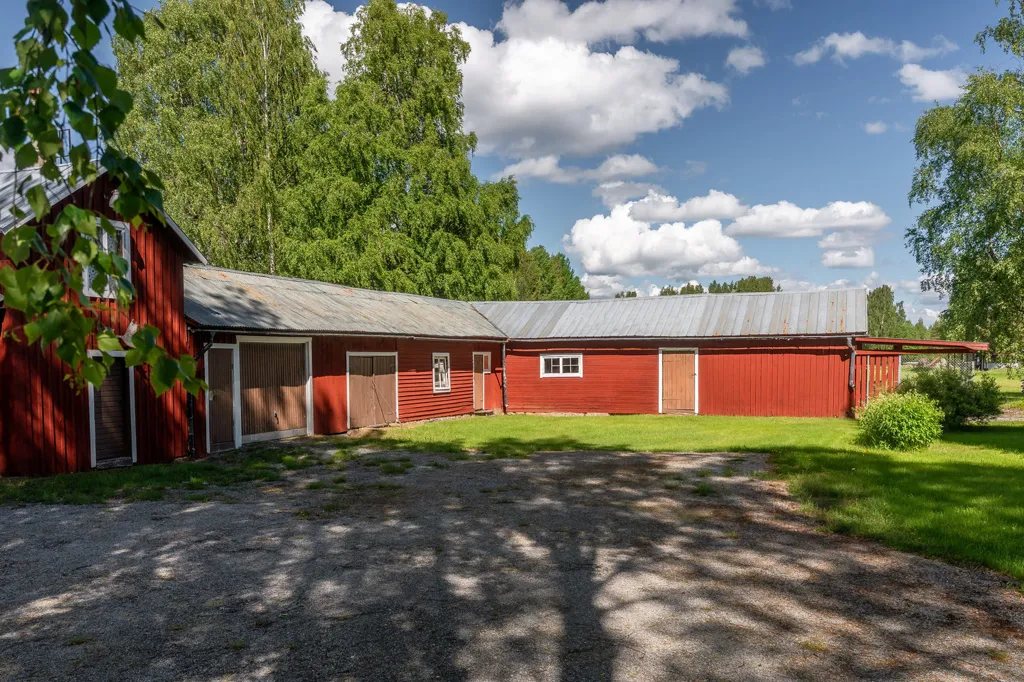 Välivaade - Charming Red Cottage with Garden in Junsele
