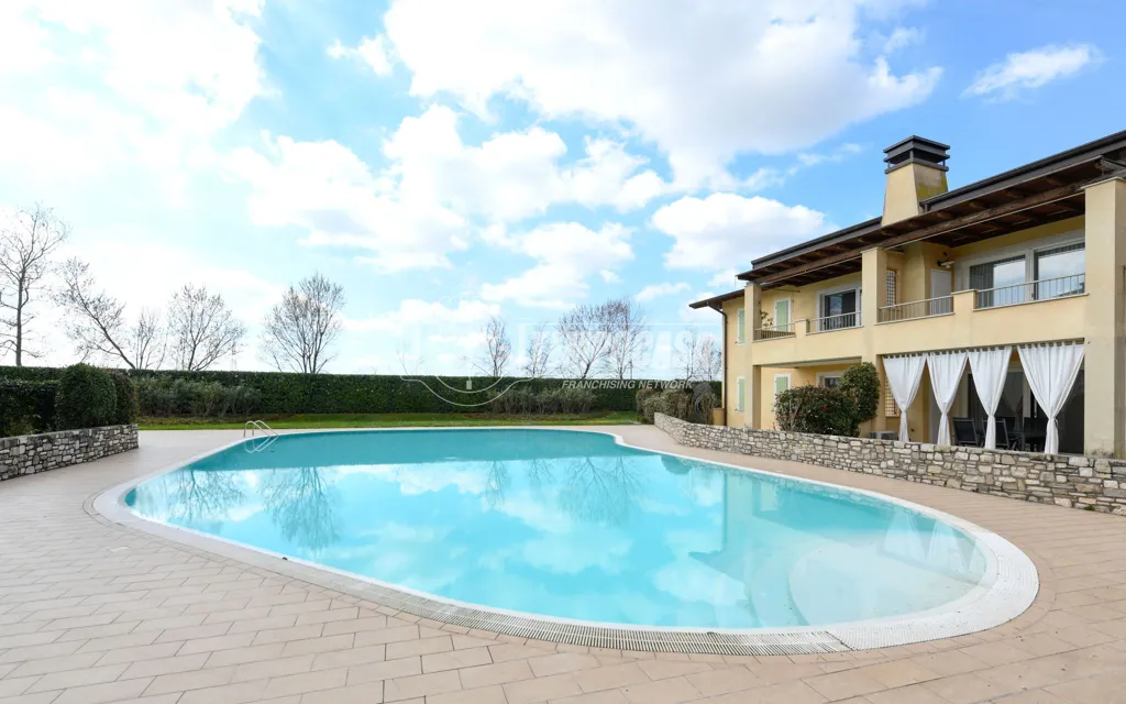 Bassein - Modern Apartment with Pool in Lonato del Garda