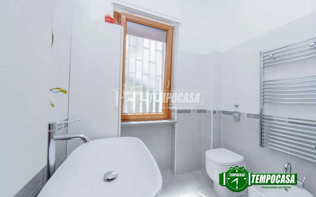 Bagni - Rustic 3-Bedroom Apartment in Pero