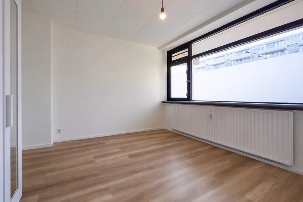 Pièces - 5-Bedroom Gallery Flat with Balcony in Leidschendam