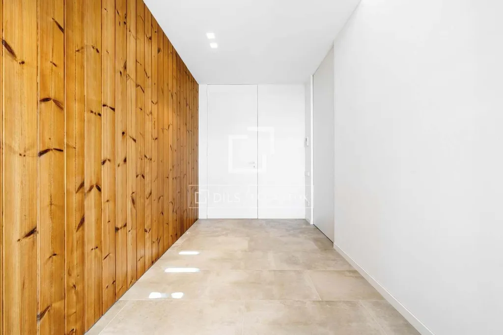 Esik - Modern House with Pool in Reus