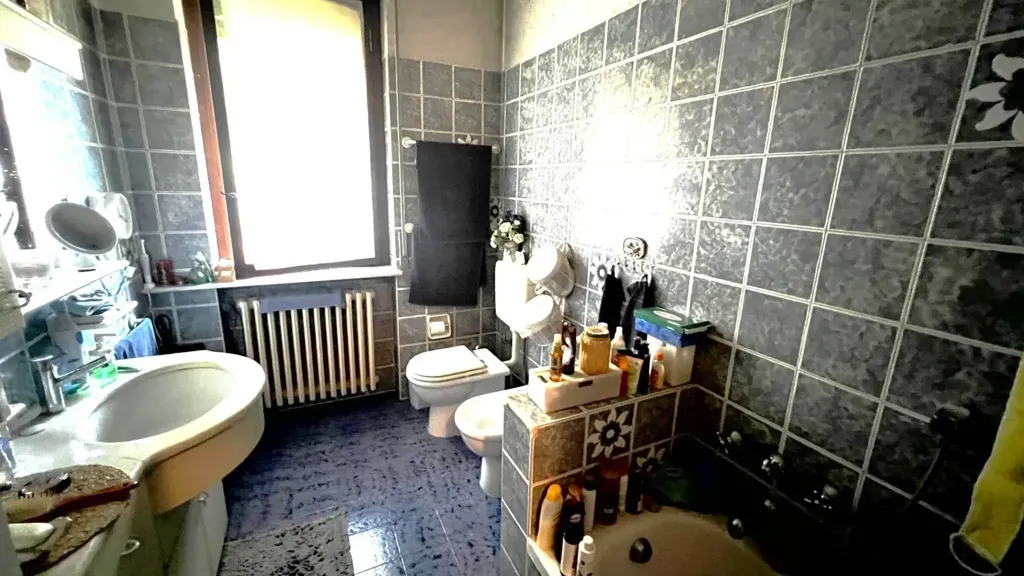Vannitoad - Villa with Edificabile Potential in Bernareggio