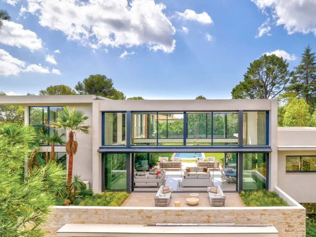 Exterior - Luxury Villa with Pool in Mougins