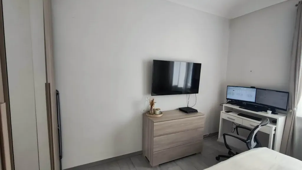Chambres - Brightly Laid-out Flat with Balcony in Moncalieri
