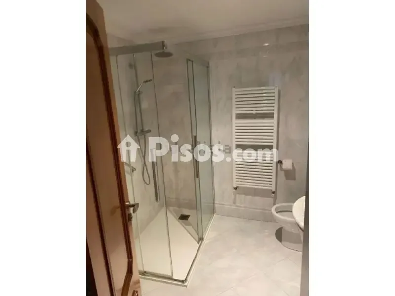 Vannitoad - Semi-New Flat with Terrace in Cidade Vella