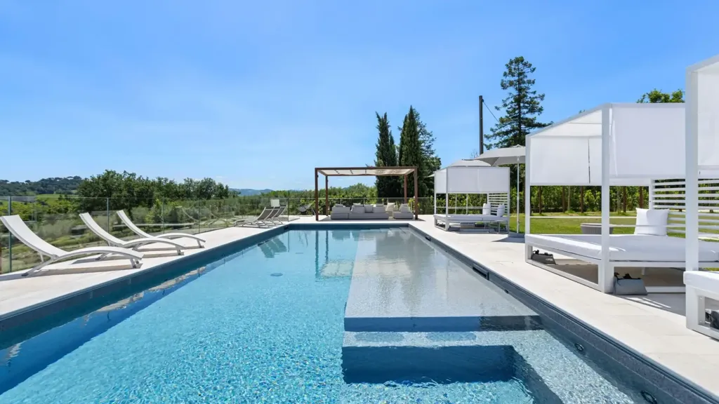 Piscine - Contemporary Villa with Pool in Imola