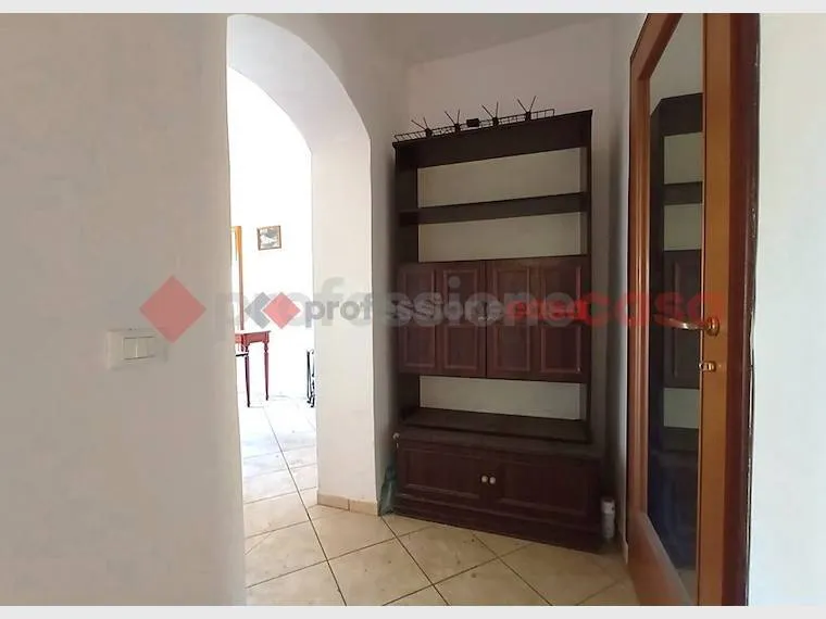 Esik - Apartment with Balcony in Lanuvio