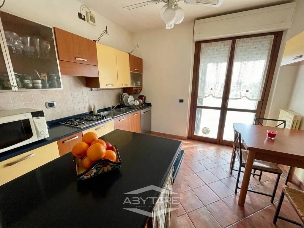 Cuisine - Two-Level Apartment with Terraces in Nichelino