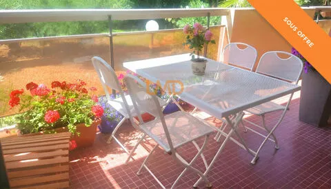 Terrass - 2-Bedroom Apartment with Terrace in Fréjus