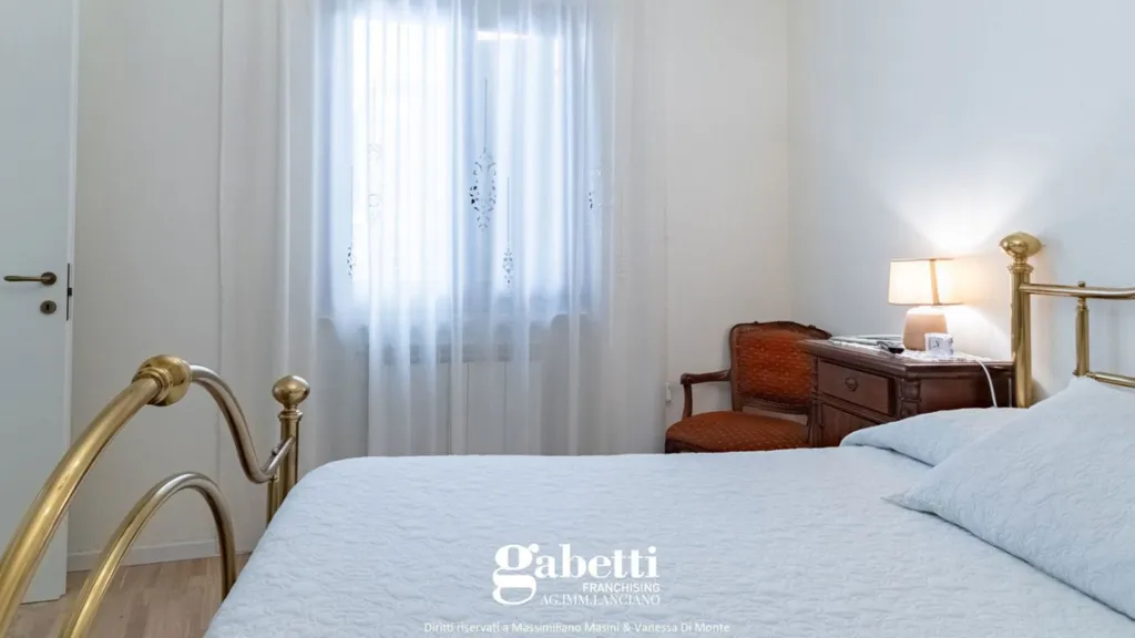 Chambres - Renovated Apartment with Single Aspect in Lanciano