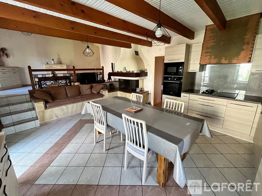 Salle à manger - Maison de caractère avec dépendance à Saint-Beauzire