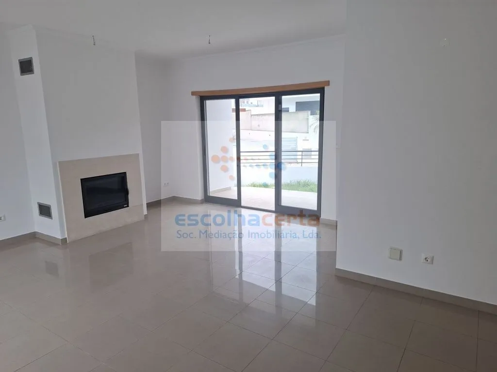 Elutuba - Luxury House with Garden in Feijó, Almada