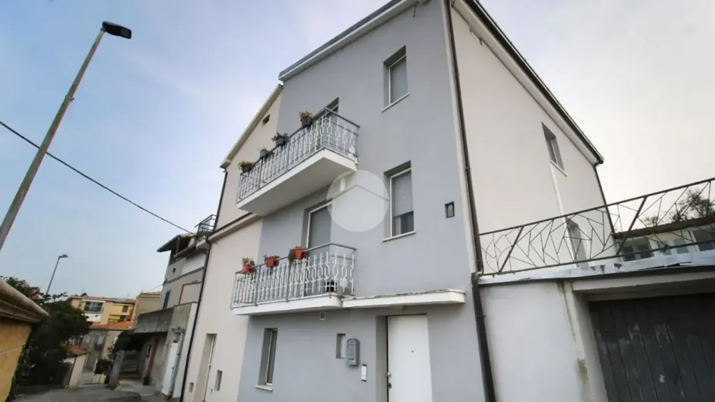 Außenansicht - Semi-Independent House with Solar Panels in Atri