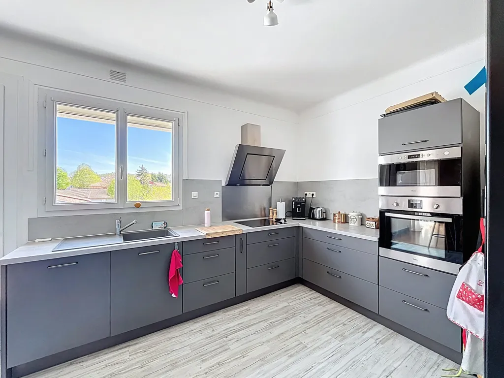 Kitchen - House with Pool and Garden in Périgueux Centre