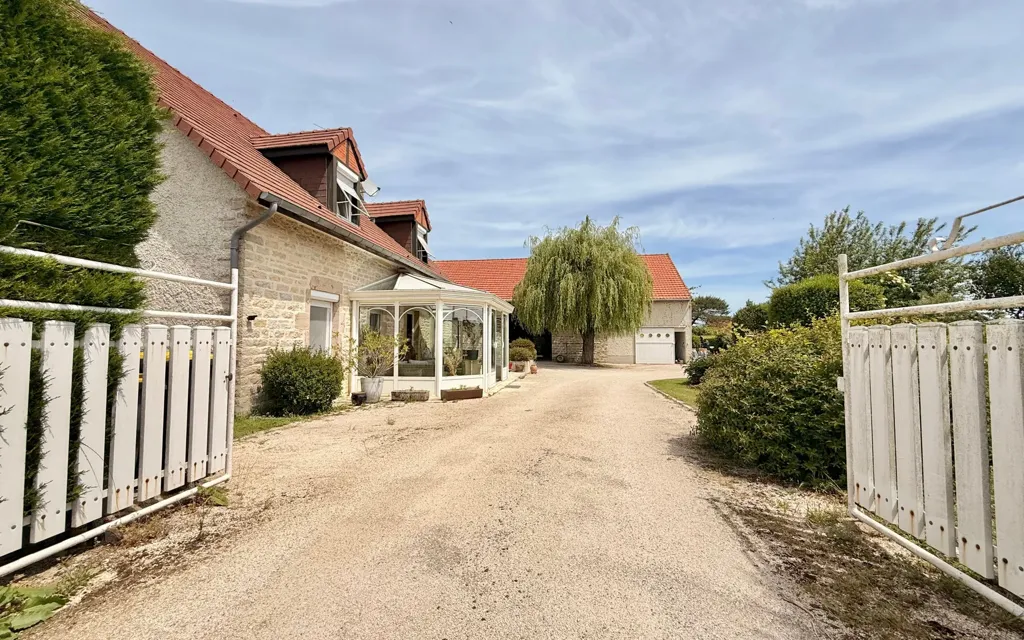Välivaade - Stone House with Pool and Barn in Countryside