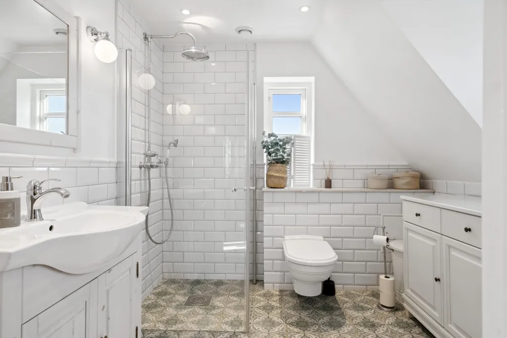 Vannitoad - Renovated Villa with Waterside in Strøby Egede