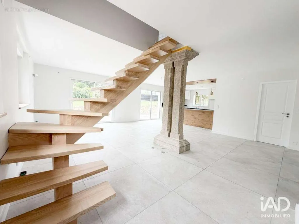 Maison 7 pièces à Monterblanc