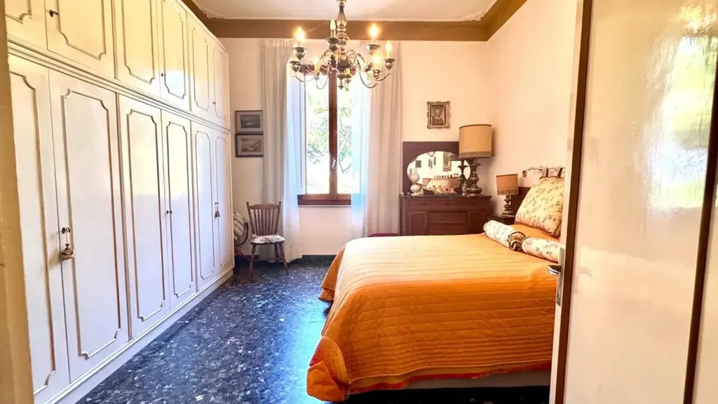 Chambres - Trilocale with Terrace in Central Empoli