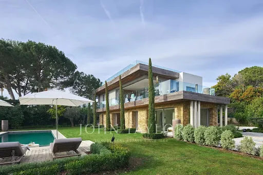 Piscine - Villa Contemporaine avec Vue Panoramique à Antibes
