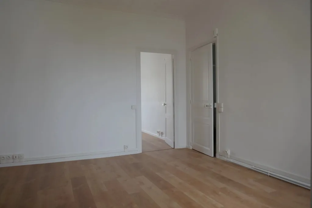Stanze - 3-Bed Apartment with Private Garden in St Brieuc