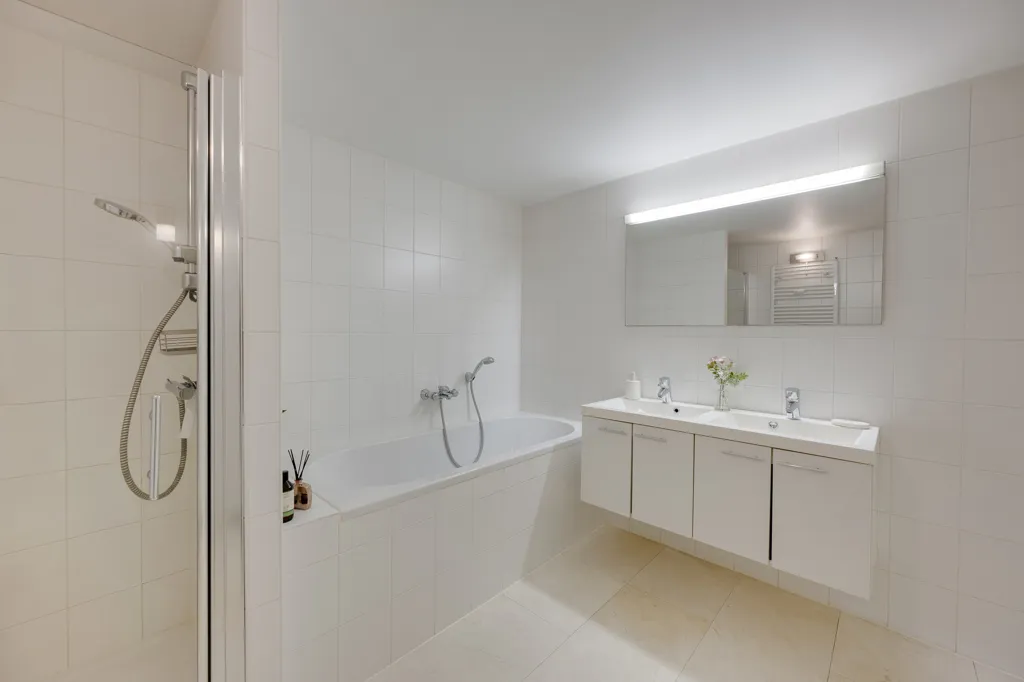 Vannitoad - Modern Apartment with Sunny Terrace in Leien