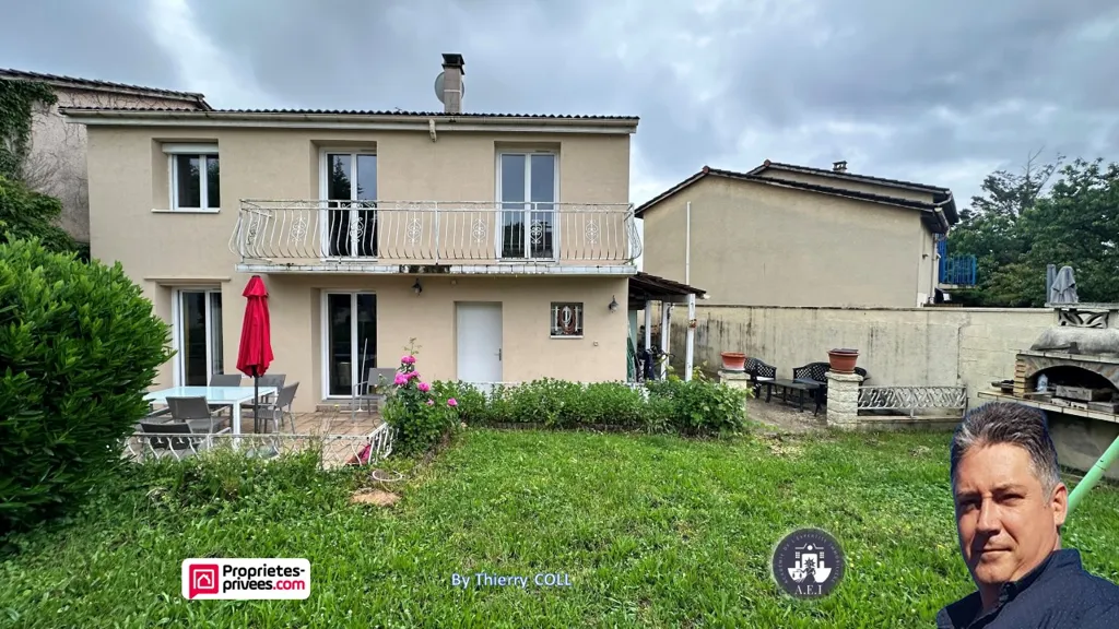 Esterno - House with Garden in Saint-Fons