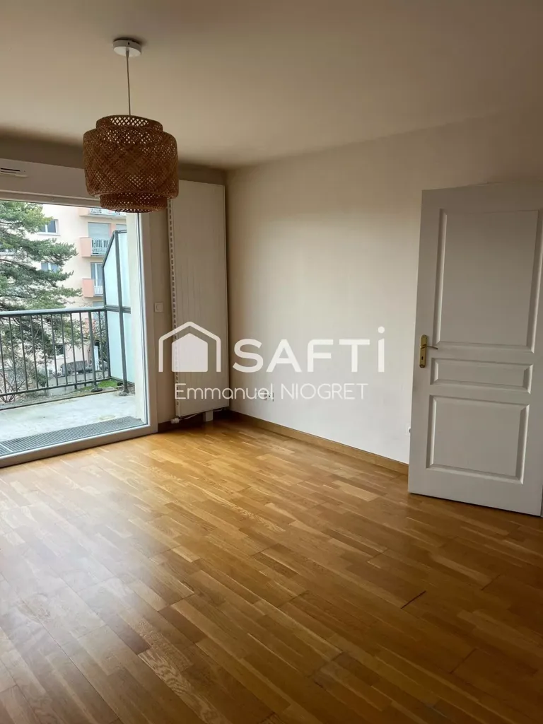 Chambres - Appartement avec Terrasse au Calme à Dijon