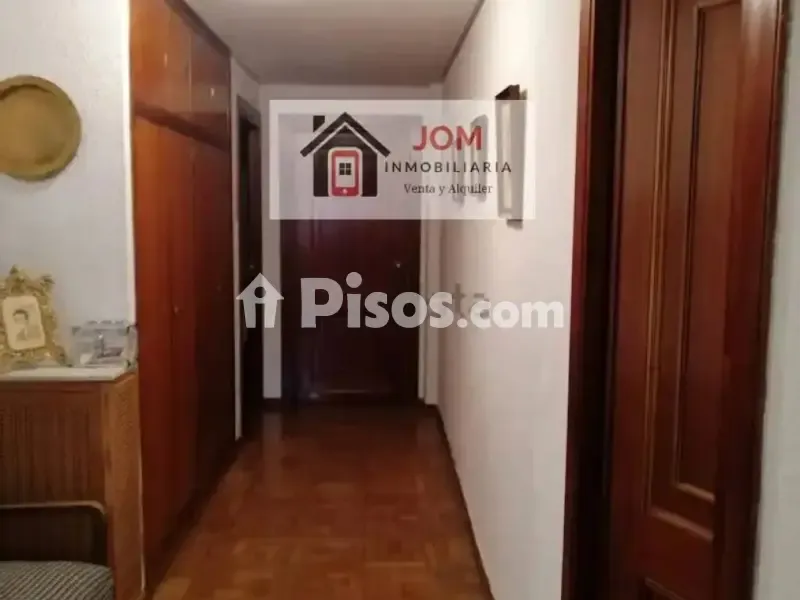 Ingresso - Six-Bedroom Flat with Park View in Albacete Centre