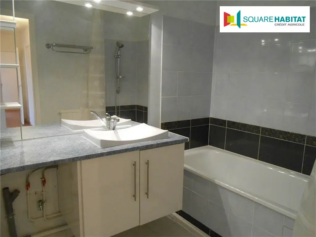Vannitoad - City Centre Apartment with Balcony in Pau