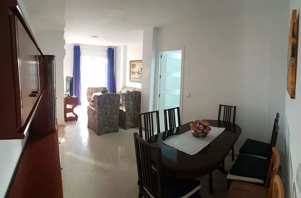 Söögituba - Student-Friendly Flat with Garden in Ciudad Jardín