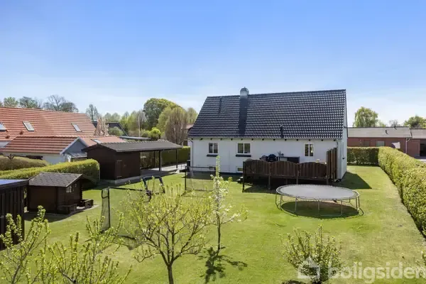 Jardin - Modernised Villa with Garden in Øster Brønderslev