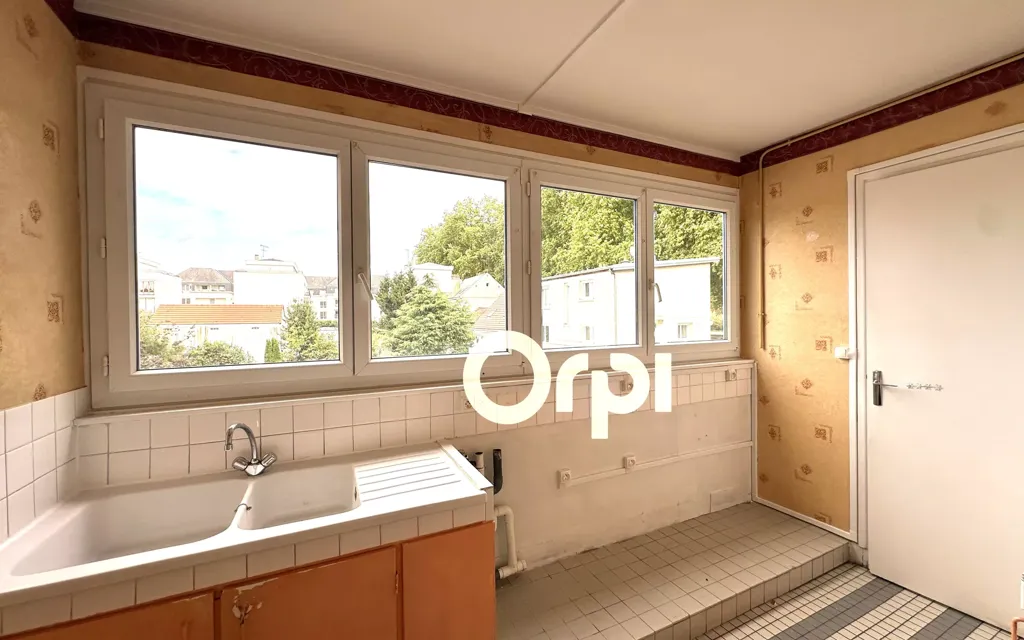 Cuisine - Appartement 6 Pièces avec Balcon à Soissons