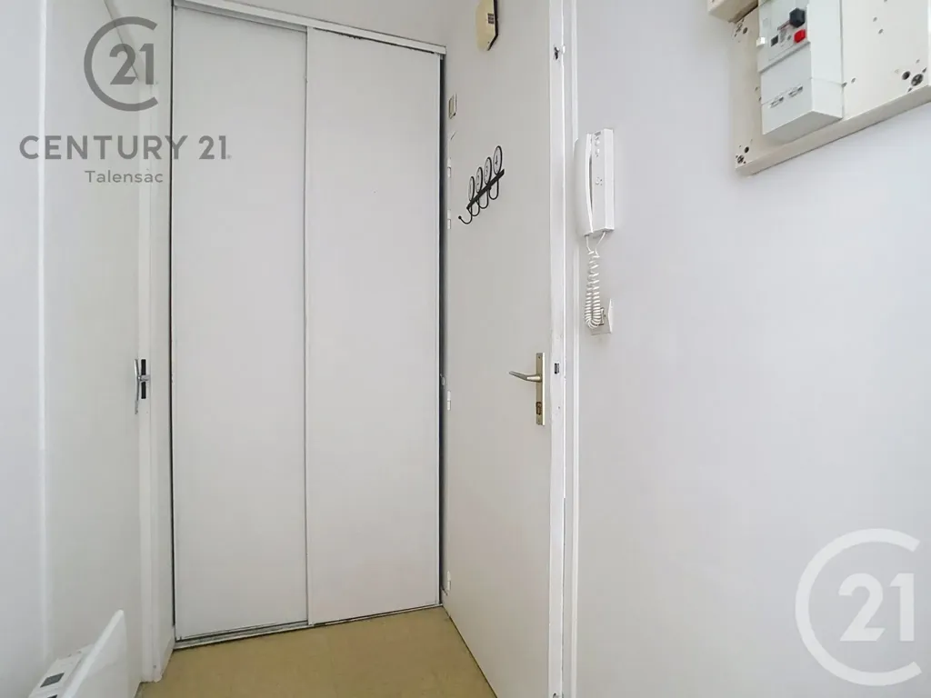 Esik - 2-Bedroom Flat with Terrace in Nantes