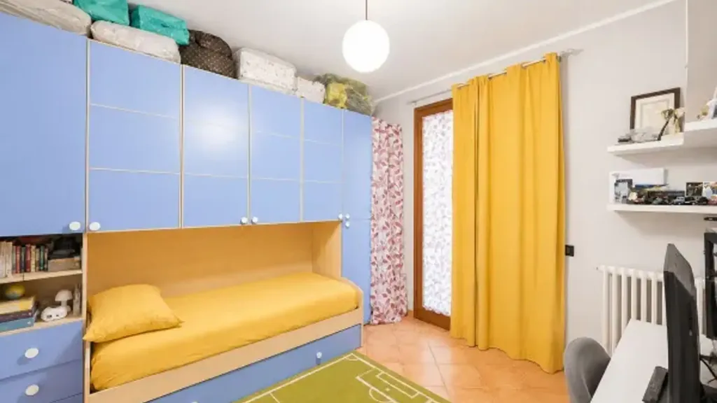 Bedrooms - Rustic Trilocale with Balcony in Valenzani, Asti