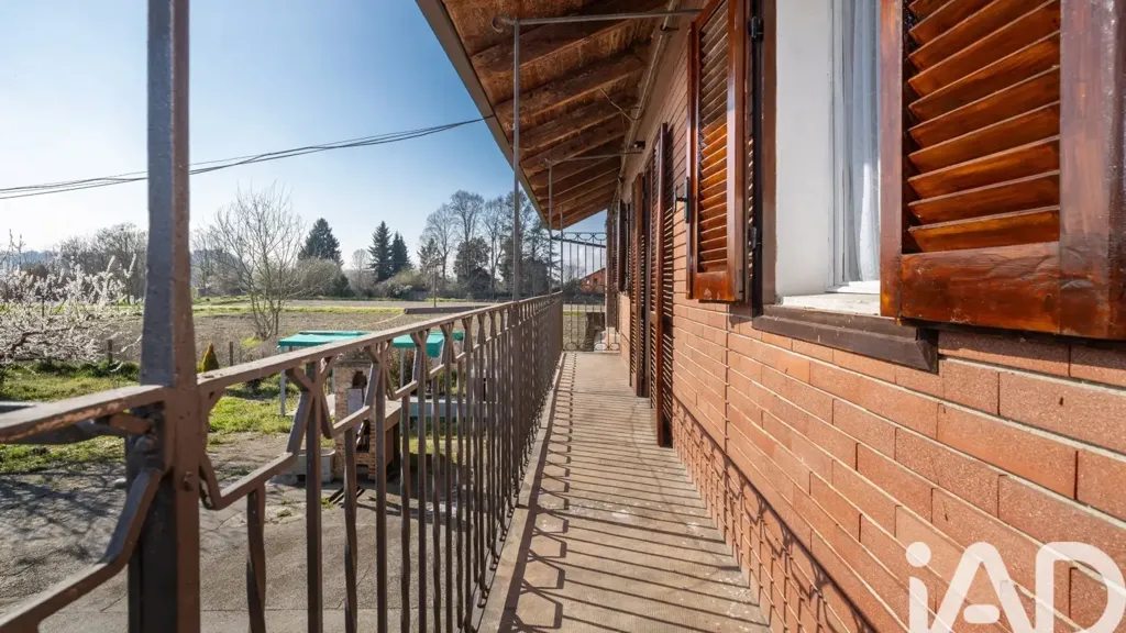 Balcone - Villa with Garden in Crescentino